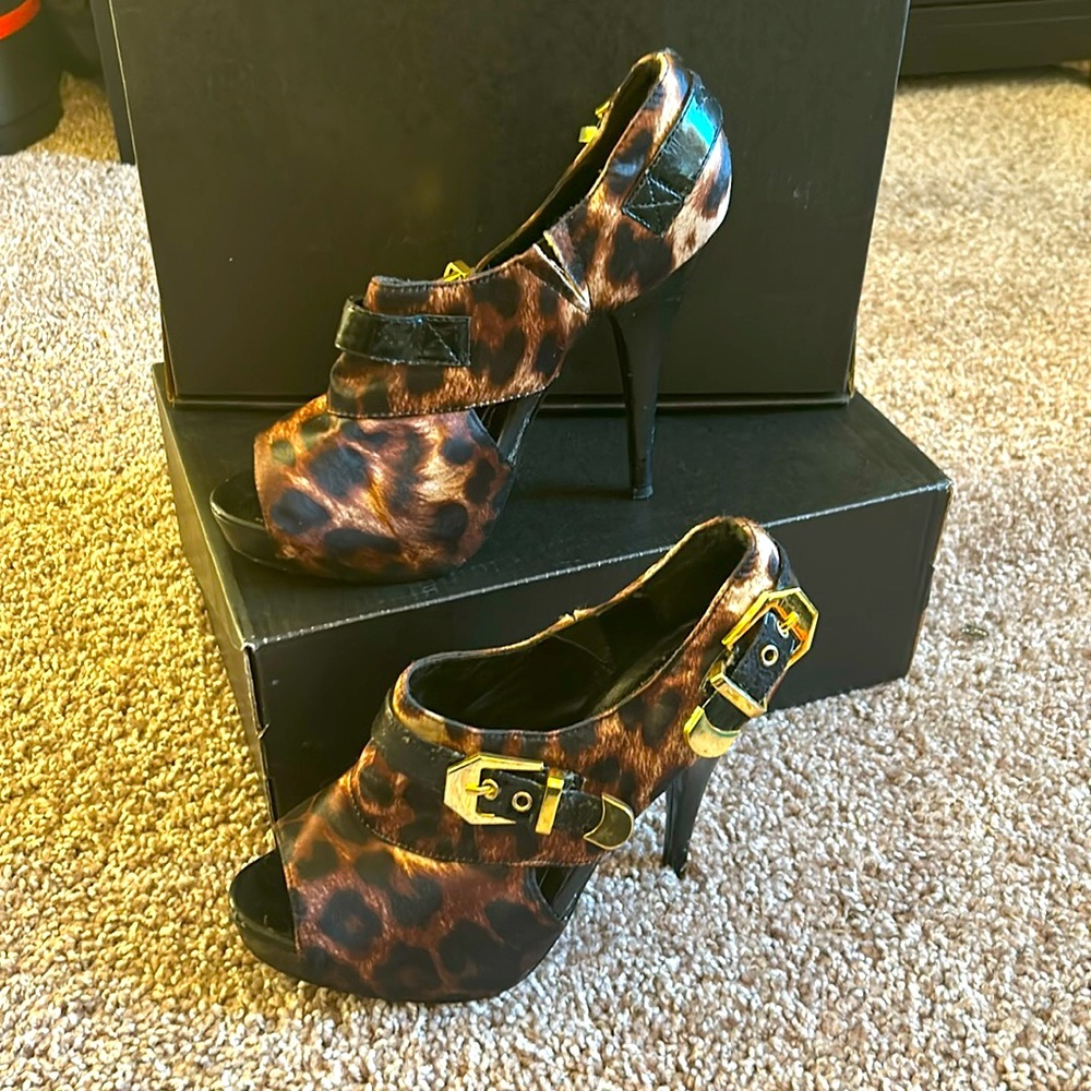 Leopard peep toe stilettos!!! (FREE WITH ANY OTHER PURCHASE)
